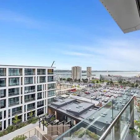 Sleek Modern Studio With Balcony Auckland Kültér fotó