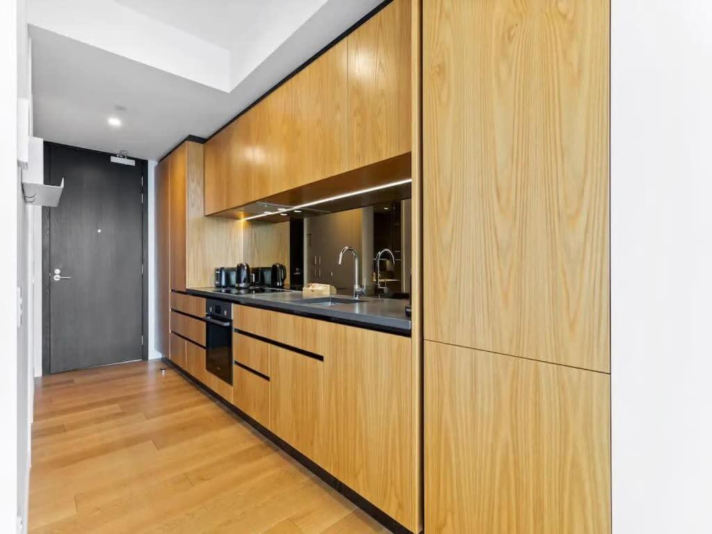Sleek Modern Studio With Balcony Auckland Kültér fotó