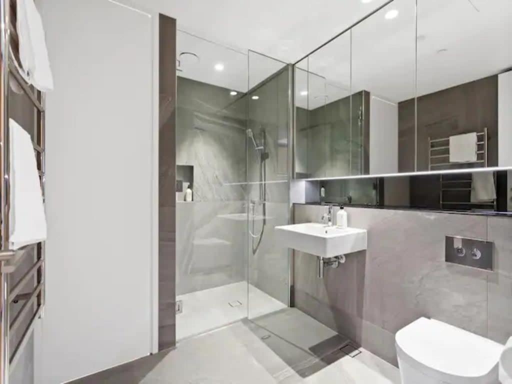 Sleek Modern Studio With Balcony Auckland Kültér fotó