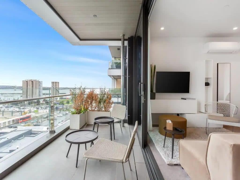 Sleek Modern Studio With Balcony Auckland Kültér fotó